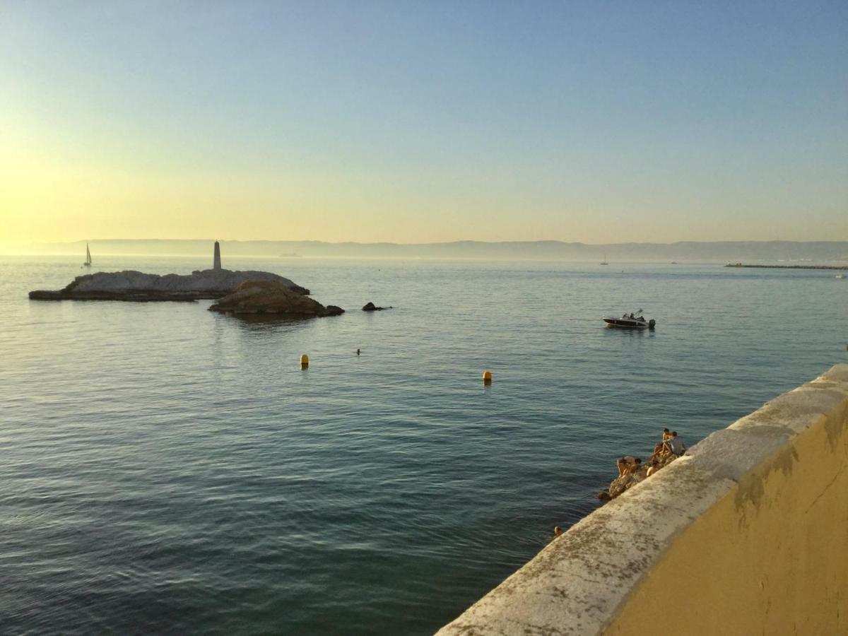 Appartement Cabanon Marseillais 45 m2 sur l'eau à Malmousque à Marseille Extérieur photo